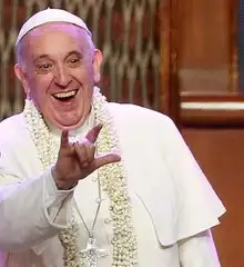 É sério: o Haddad deu o “Sobrevivendo no Inferno” para o Papa Francisco