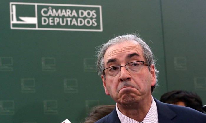 Aleluia! Eduardo Cunha foi afastado do cargo.
