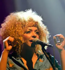 Anelis Assumpção faz show hoje na Serralheria em SP