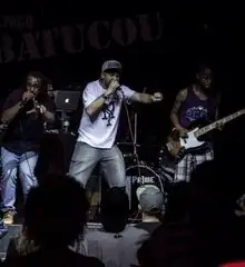 Ao Redor lança clipe de “No Embaralho da Vida”