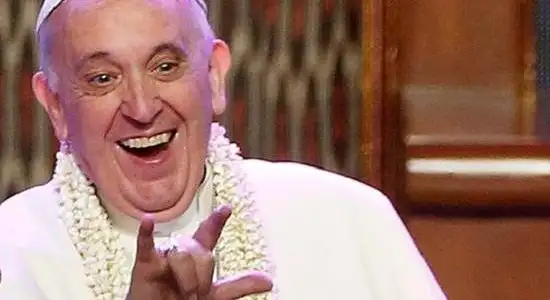 É sério: o Haddad deu o “Sobrevivendo no Inferno” para o Papa Francisco