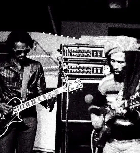 "Trabalhar com o Bob Marley era muito difícil", diz Junior Marvin ao Moozyca